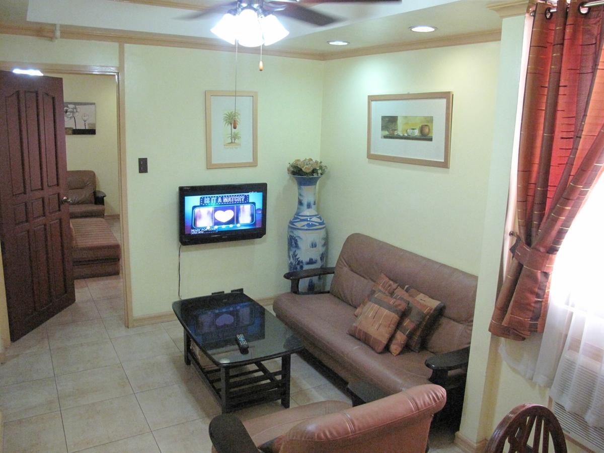 Makati Suites At Travelers Inn Makati City Extérieur photo